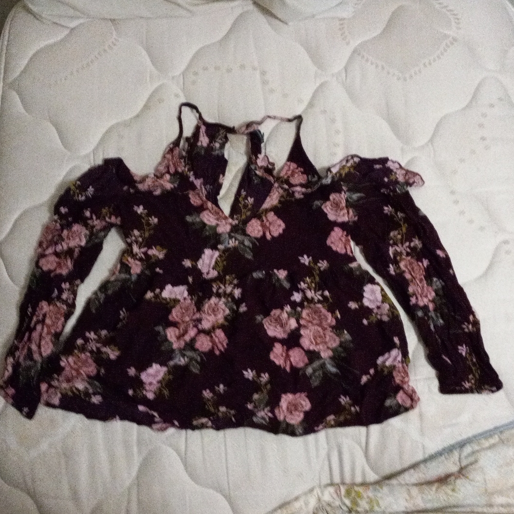 Rose shirt color like a dark maroon